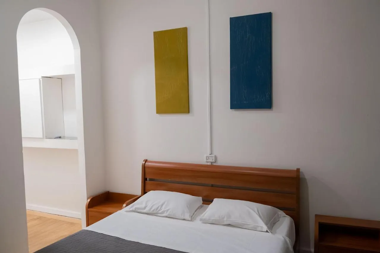 Hotel Roma Story 2